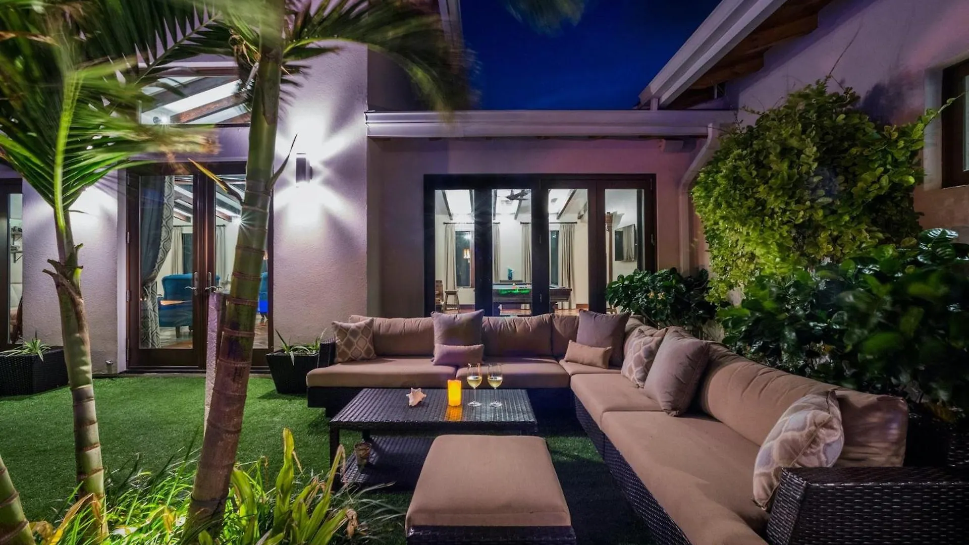 Stepping Stone 4 Bedroom East End Sand Bluff Holiday home