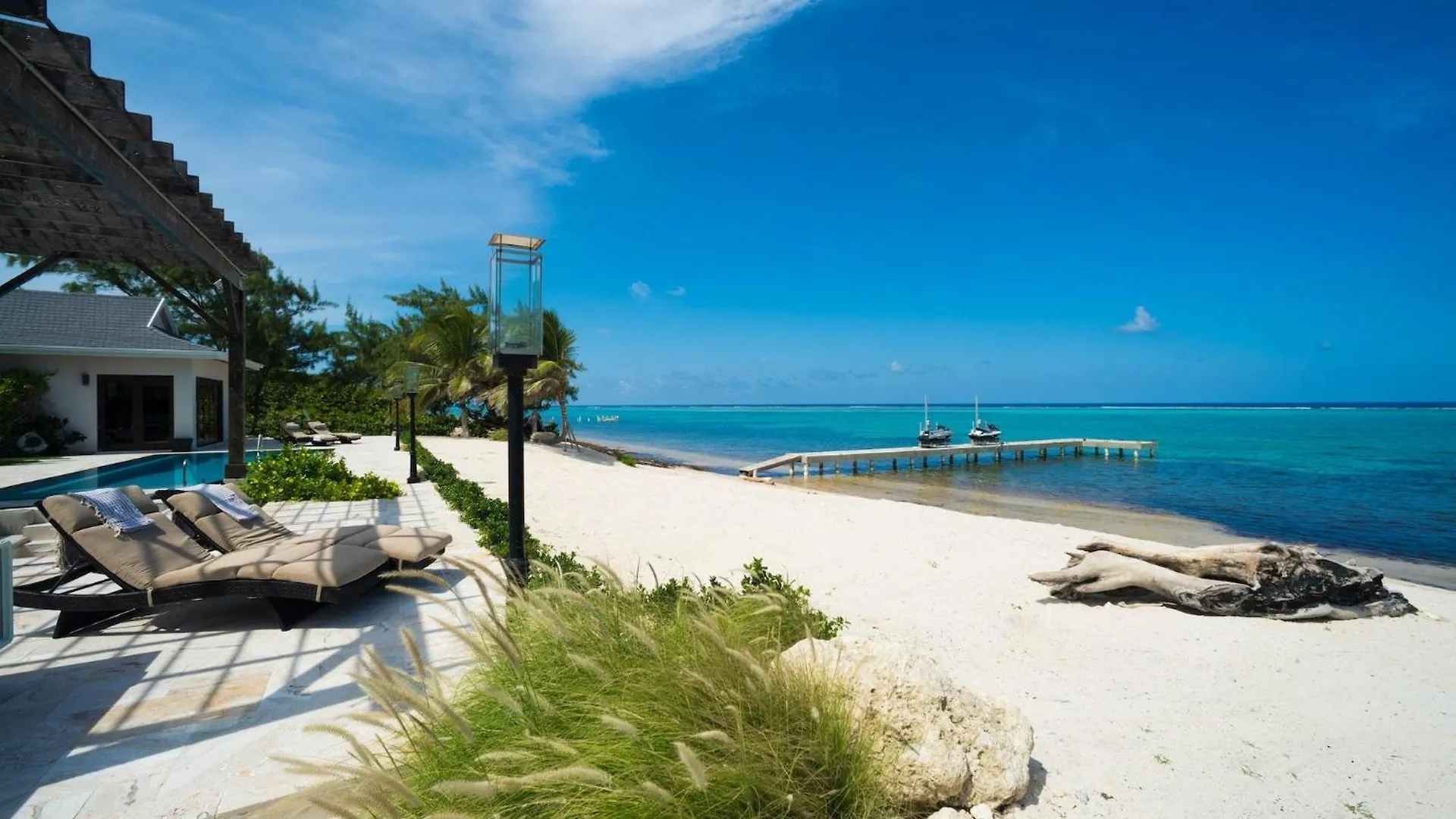 Stepping Stone 4 Bedroom East End Sand Bluff Holiday home