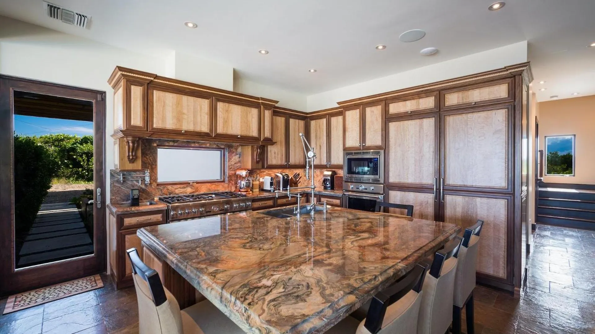 Stepping Stone 4 Bedroom East End Sand Bluff