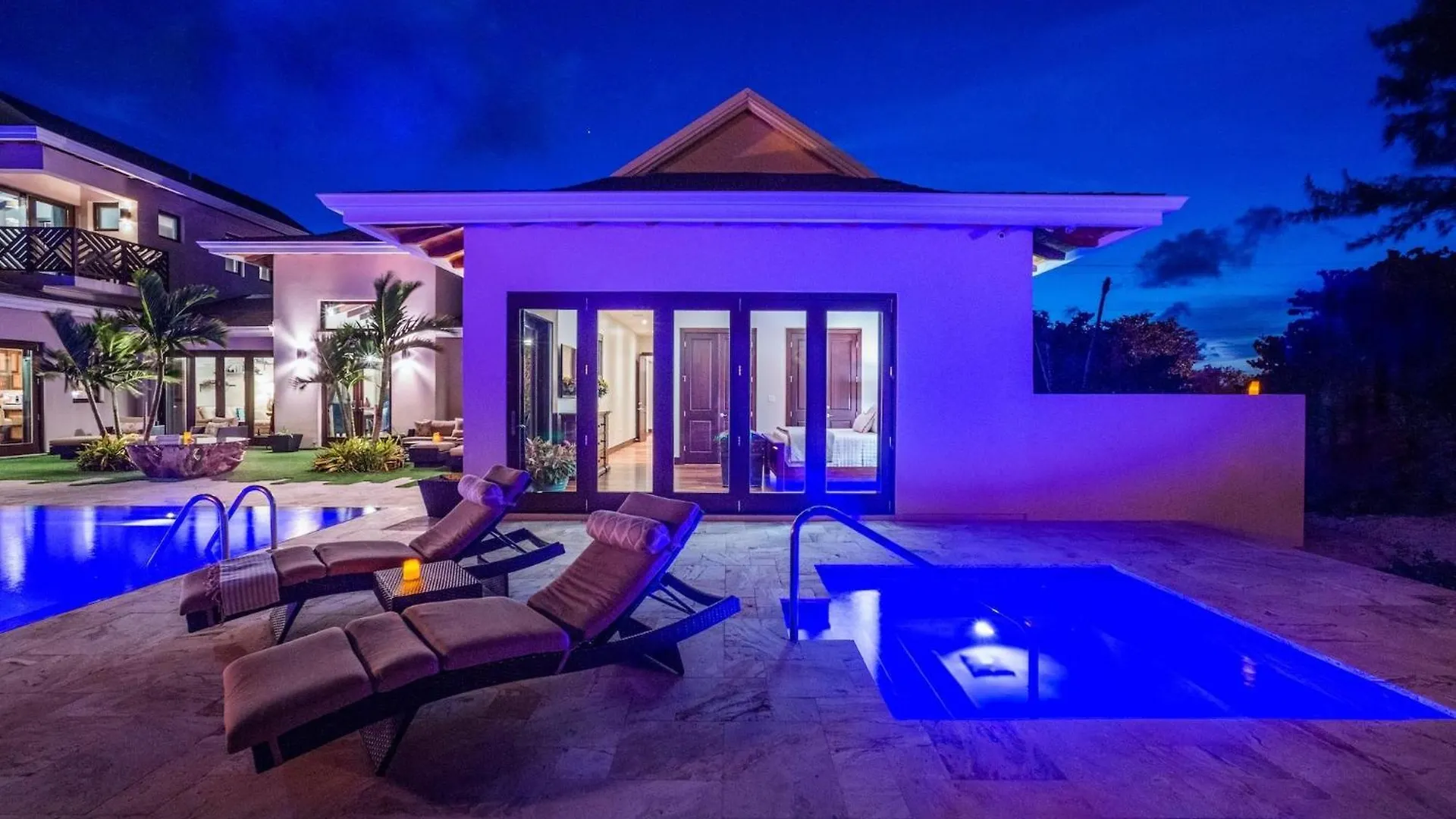 Stepping Stone 4 Bedroom East End Sand Bluff Holiday home
