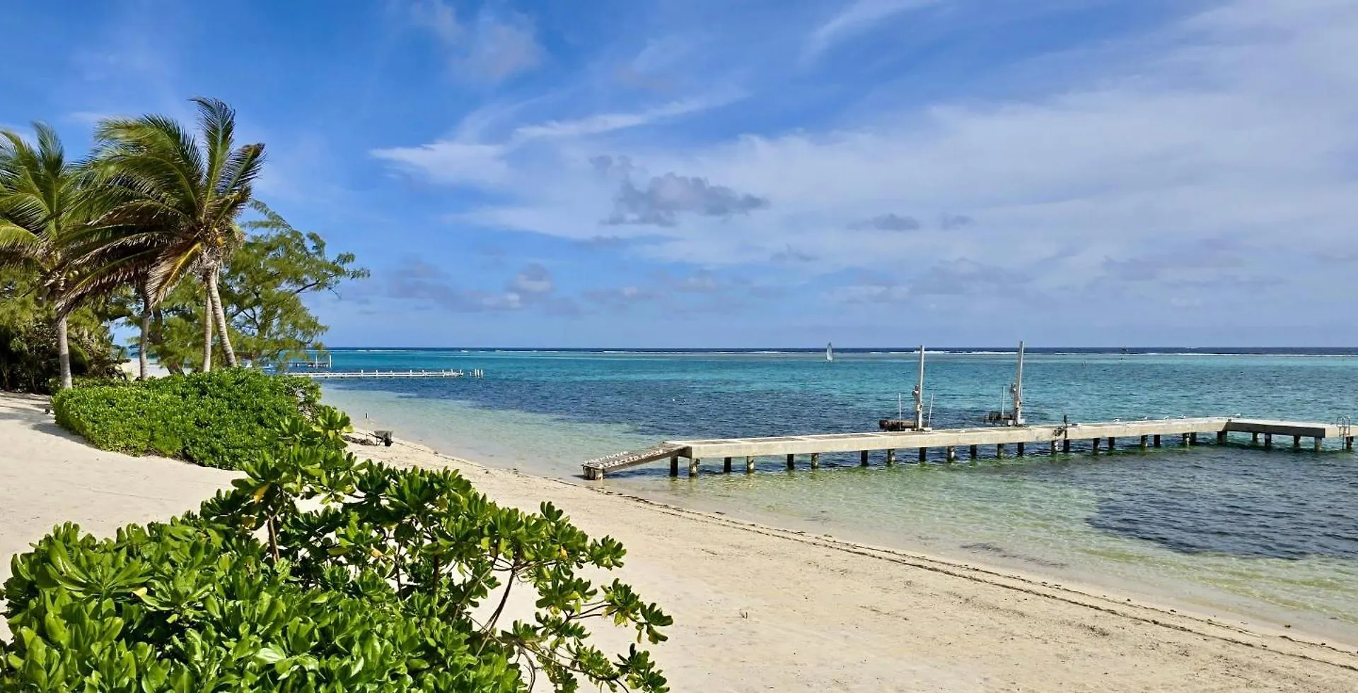 Stepping Stone 4 Bedroom East End Sand Bluff Holiday home